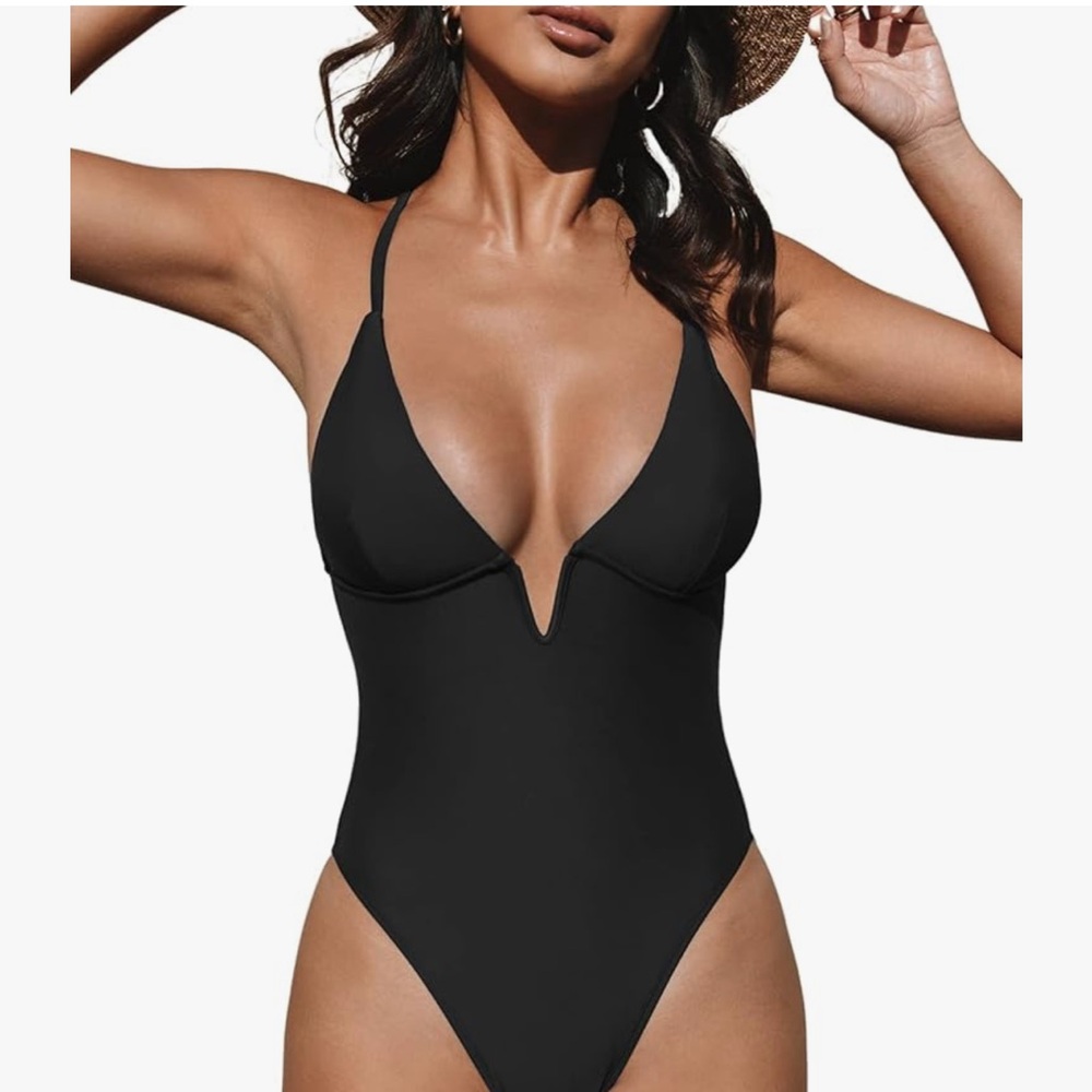 Cupshe Black One Piece Plunging V-Neck Swimsuit